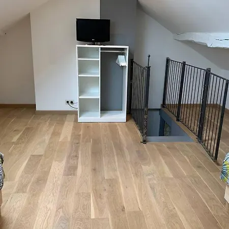 Au Bord Du Ny 別荘 オットン