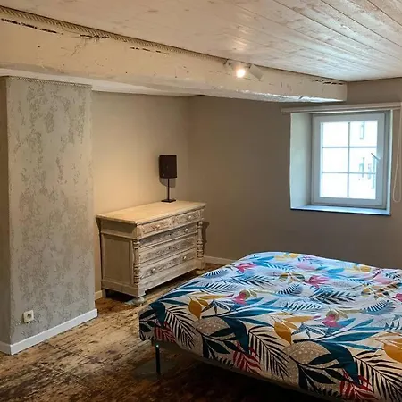 Au Bord Du Ny 別荘